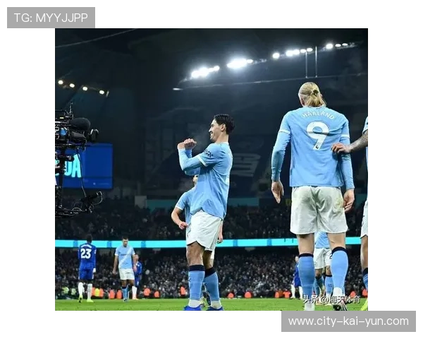 曼联快攻中场直塞前锋单刀破门扭转战局