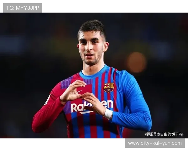 费兰托雷斯晃动摆脱防守一剑封喉：完美进球展现个人魅力与足球艺术